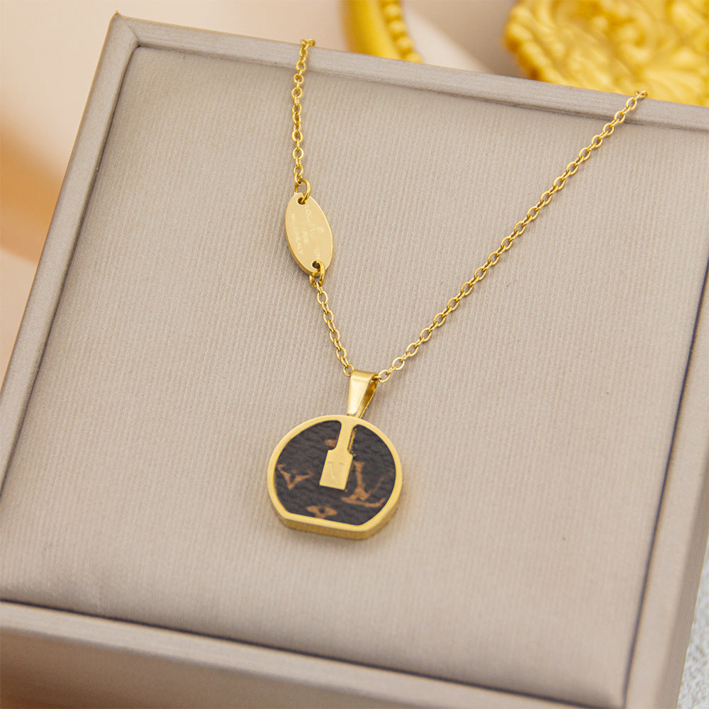 AURENA® CLOVER CHARM NECKLACE