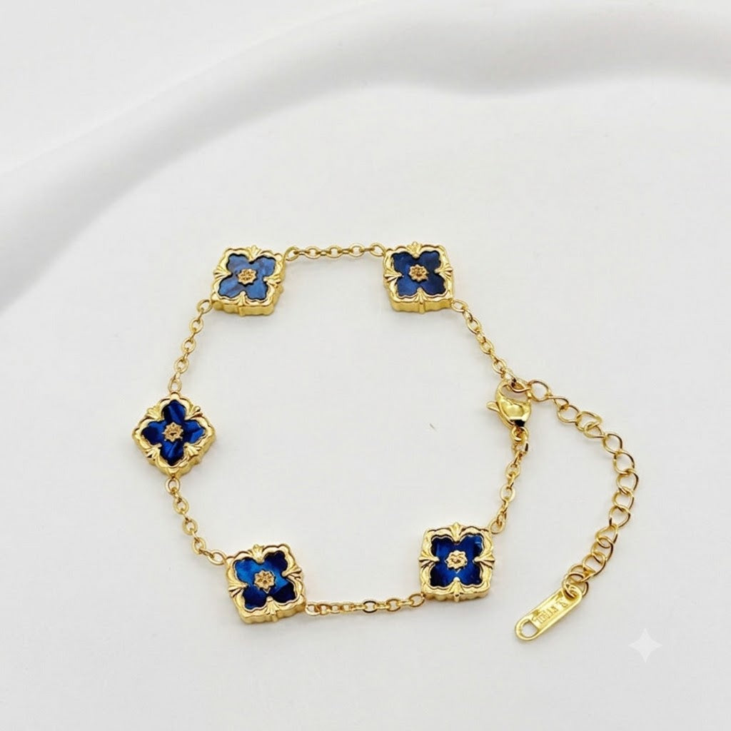 Chic Geometric Quatrefoil Statement Wristwear