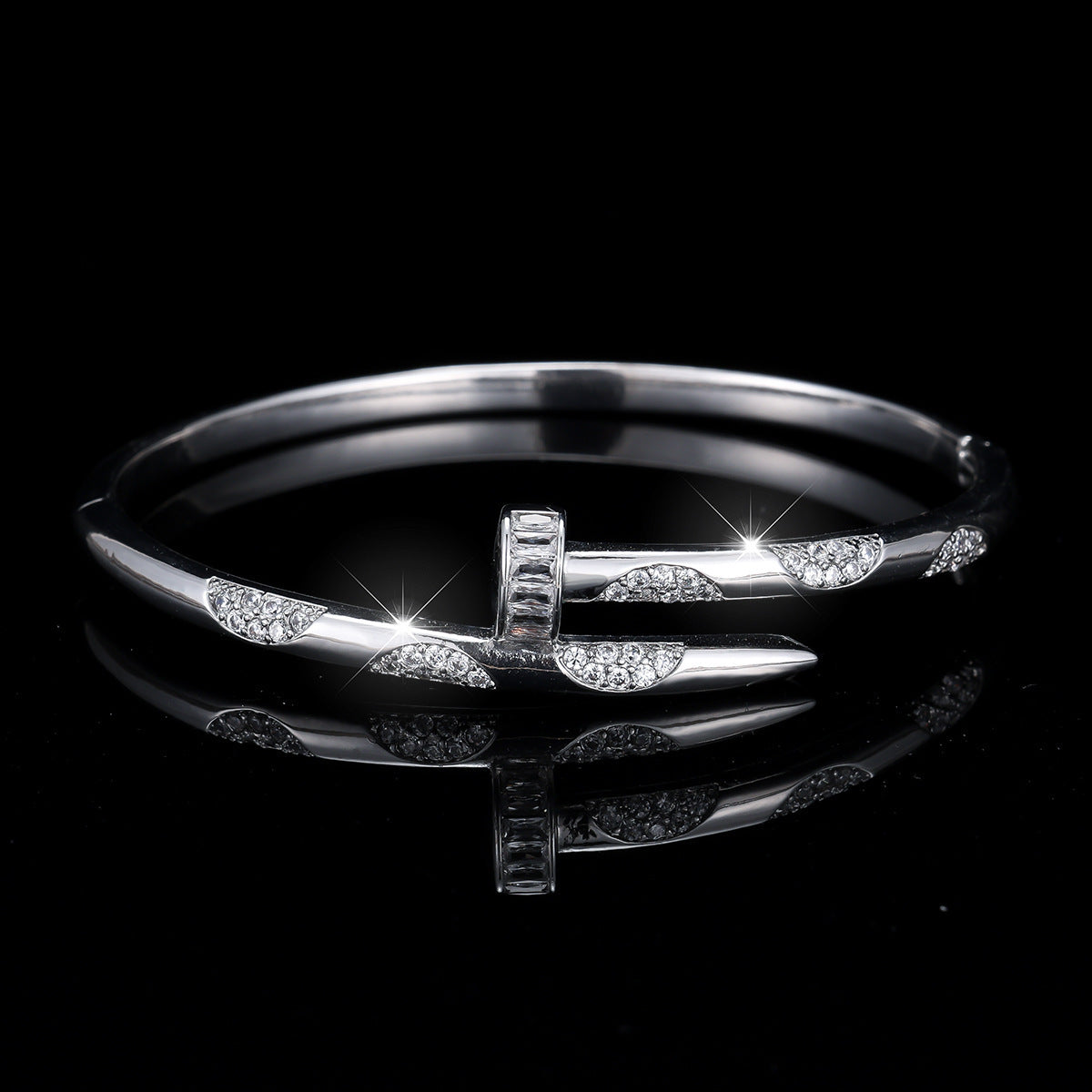 18K Gold Plated Nail Motif Bangle