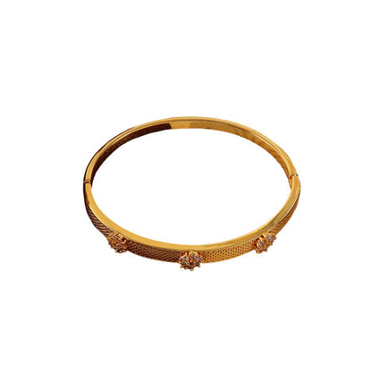 Floral Pavé Quatrefoil Bangle