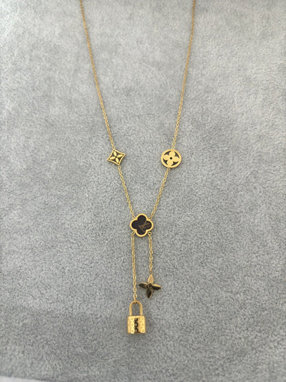 AURENA® CLOVER CHARM NECKLACE