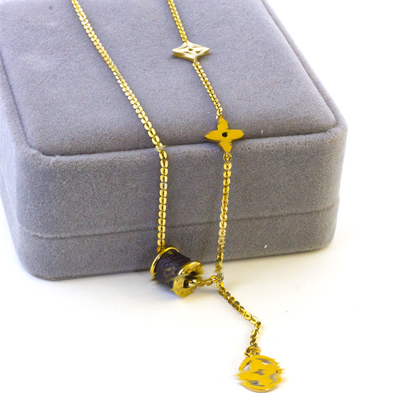 AURENA® CLOVER CHARM NECKLACE