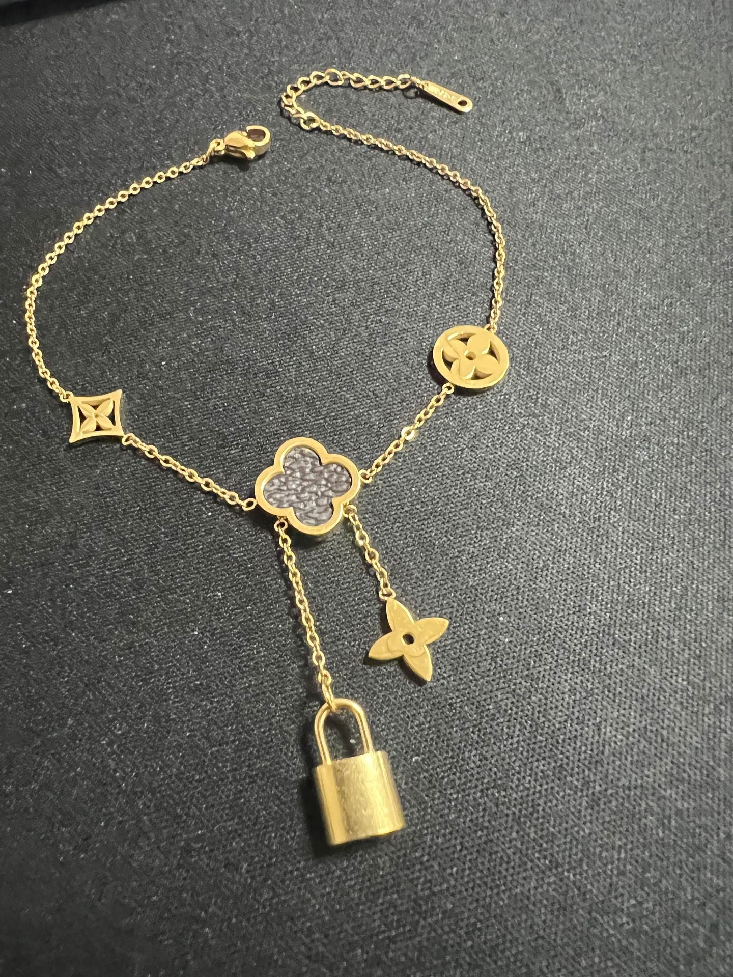 AURENA® CLOVER GRACE BRACELET