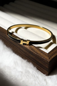 Gold / Black