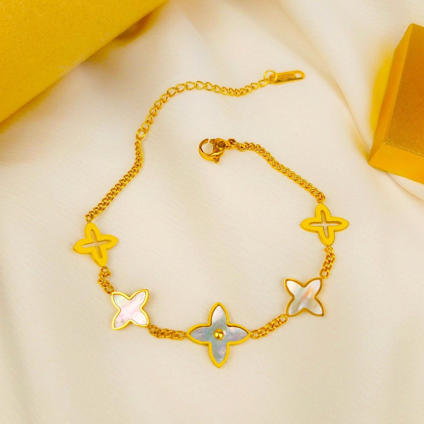 AURENA® MOTHER-OF-PEARL VINTAGE NECKLACE