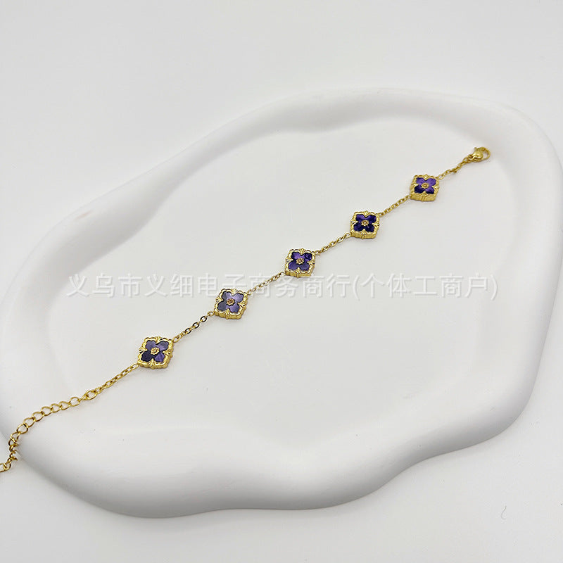Chic Geometric Quatrefoil Statement Wristwear