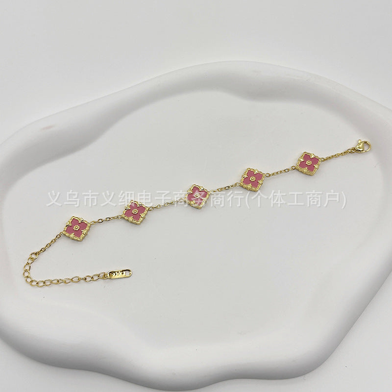Chic Geometric Quatrefoil Statement Wristwear