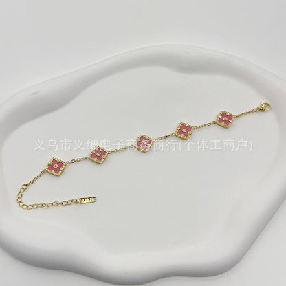 Chic Geometric Quatrefoil Statement Wristwear