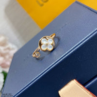 Champagne Gold + Round Flower