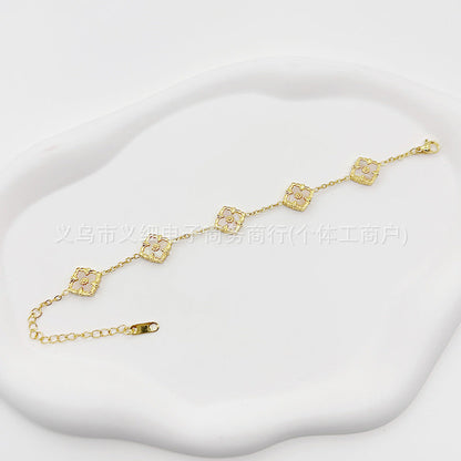 Chic Geometric Quatrefoil Statement Wristwear