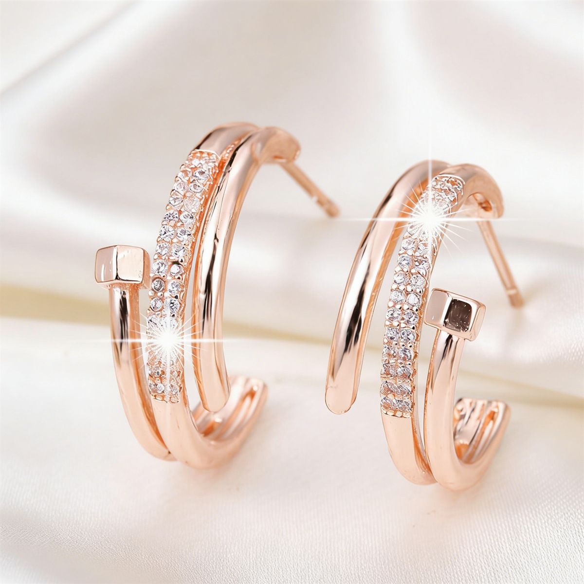 18K Gold Plated Nail Motif Bangle