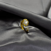 18K Gold + White MOP (Round)