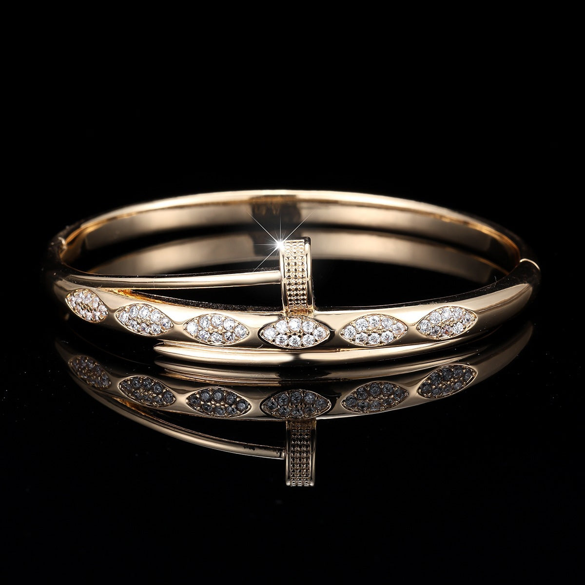 18K Gold Plated Nail Motif Bangle