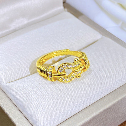 AURENA® PAVÉ HORSEBIT TWISTED RING