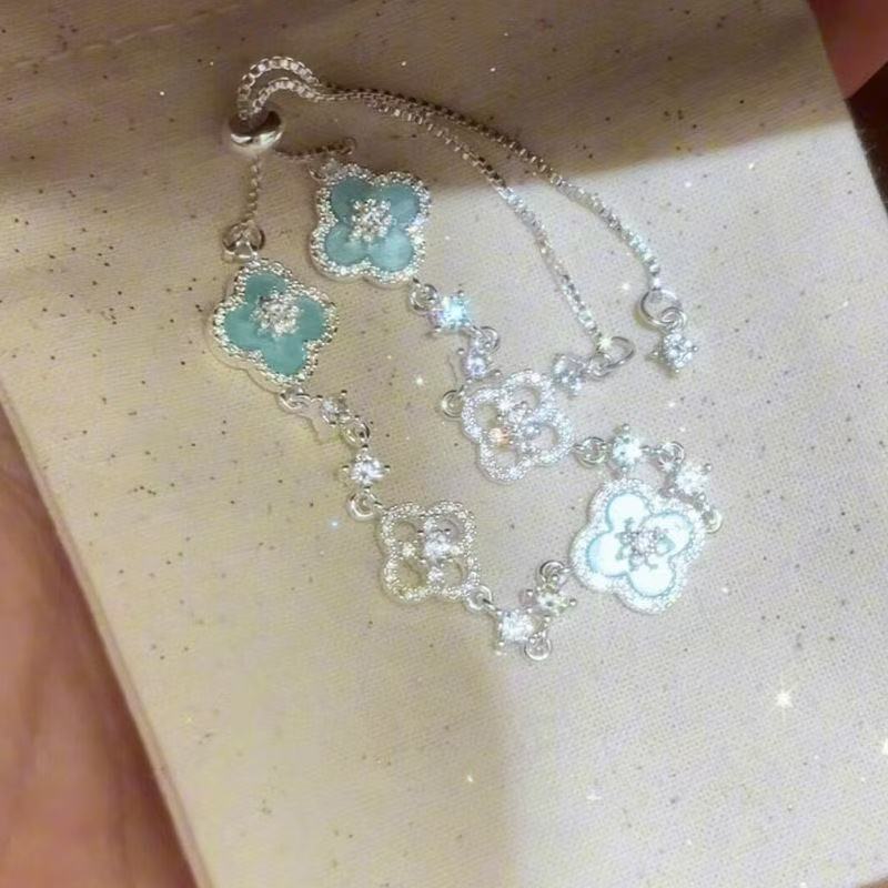 Shimmering Azure Clover Zircon Bracelet