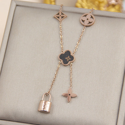 AURENA® CLOVER CHARM NECKLACE