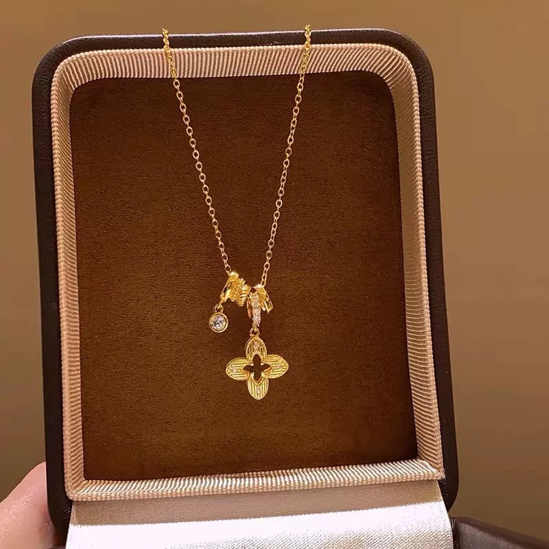 Filigree Openwork Clover Pendant