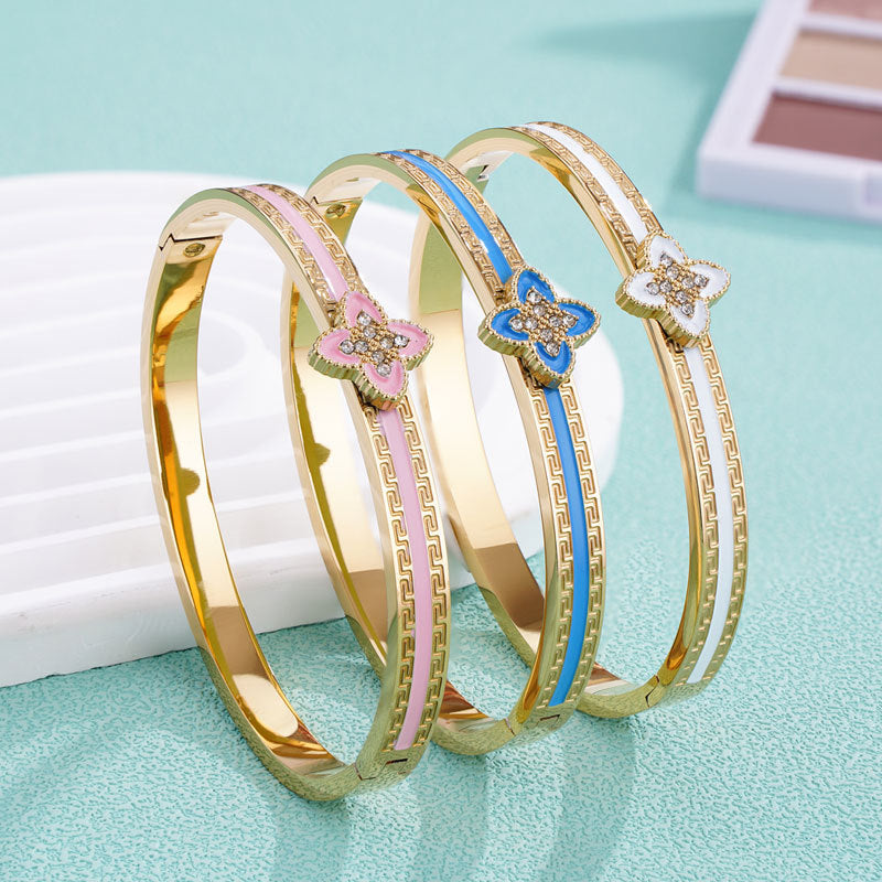 Golden Oval Minimalist Bangle