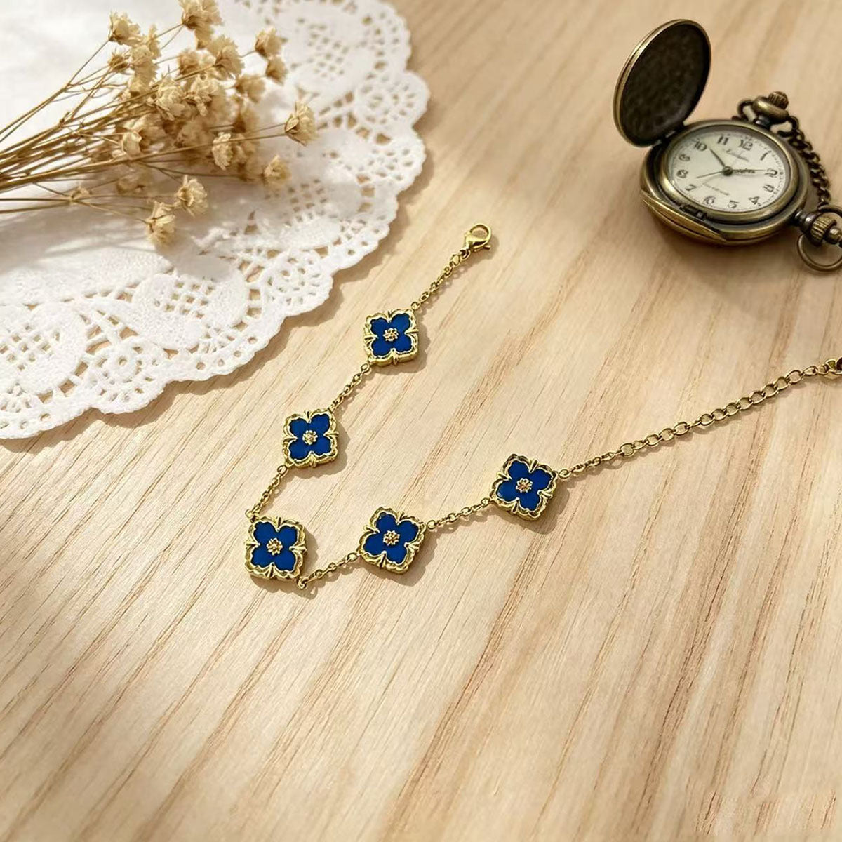 Mother-of-Pearl Clover Bracelet