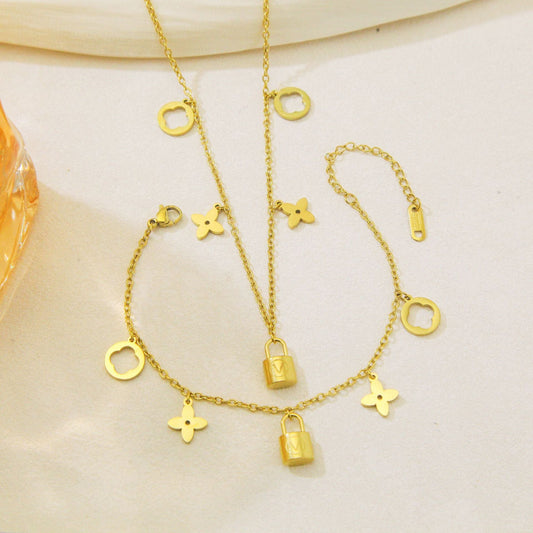 AURENA® V CHARM SET