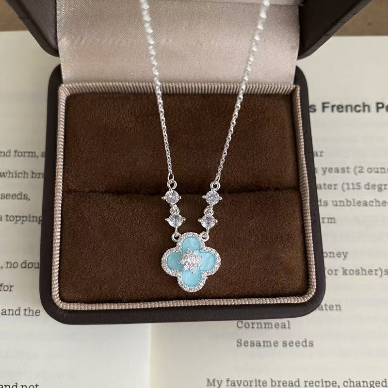 Blossom Mother-of-Pearl Clover Necklace
